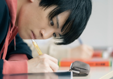 「他の塾に行っているので平日は通えない。」「近くにスクール21がない。」そんな中3生のための月3回、日曜日(1日4時間)の集中特訓講座です。