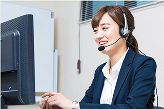 相談を受ける相談員のイメージ